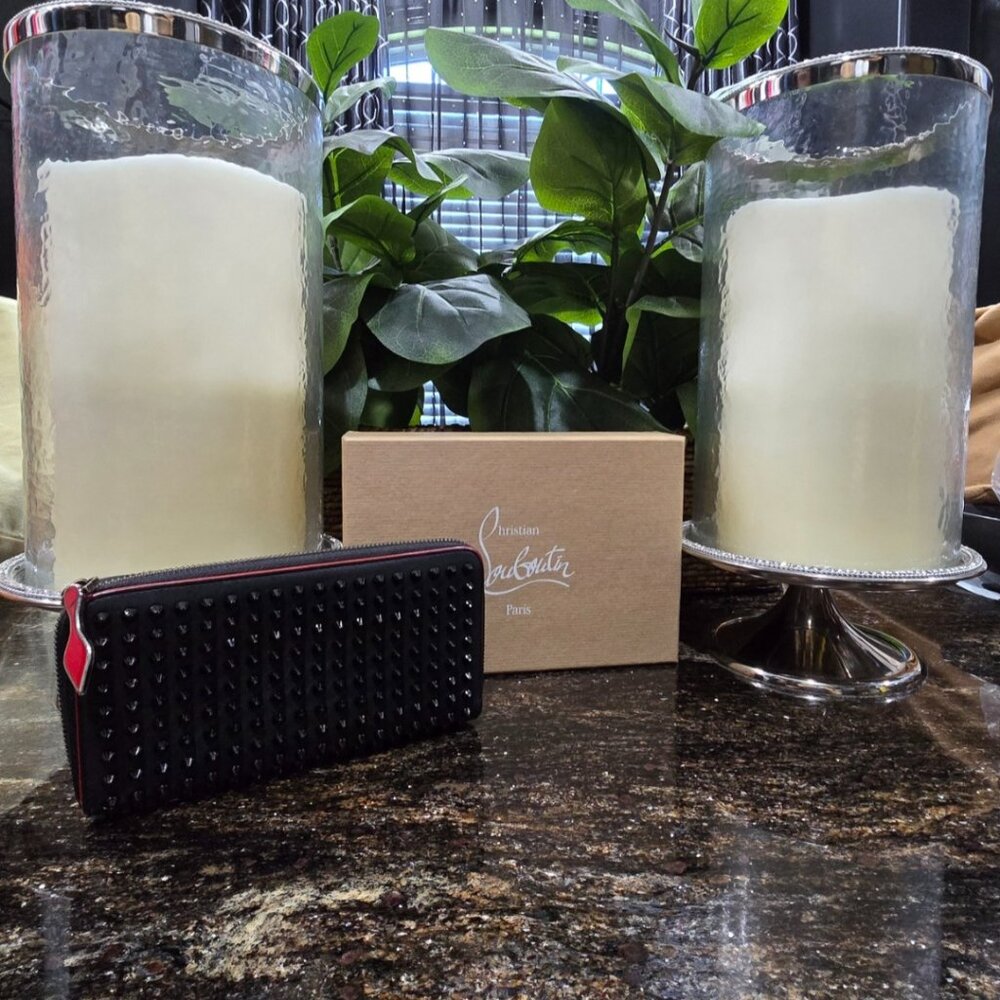 EUC Authentic Christian Louboutin Panettone Wallet